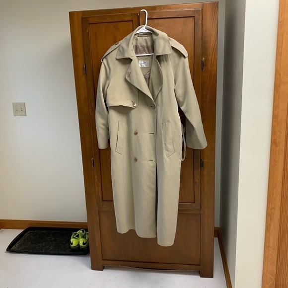 Jacqueline Ferrar Jackets & Blazers - Jacqueline Ferrar vintage petite trench coat size 8P L47in 21in pit